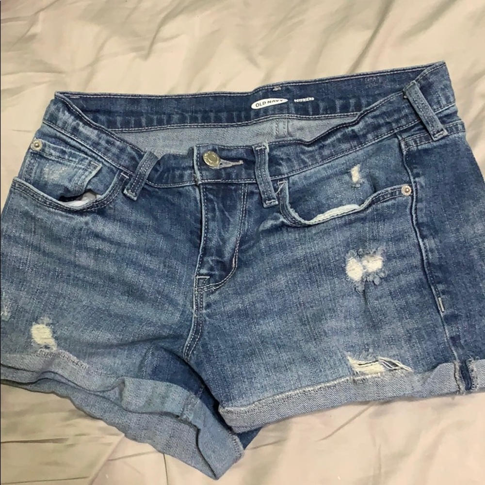 Boyfriend Jena shorts with slight rips